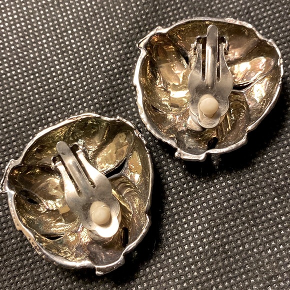 Vintage Silver Tone Large Button Clip-on earrings - Picture 3 of 5